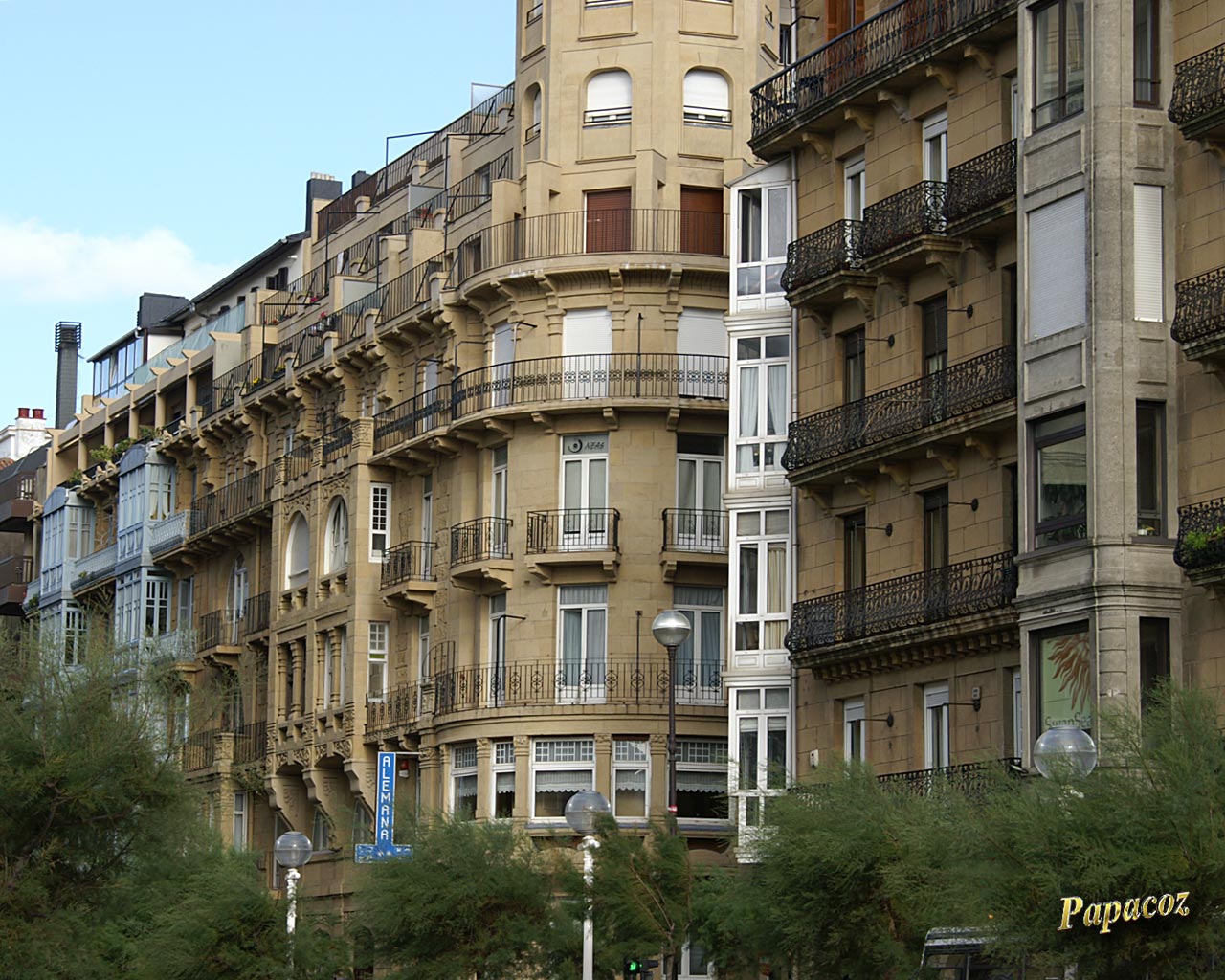 lecentre3.jpg